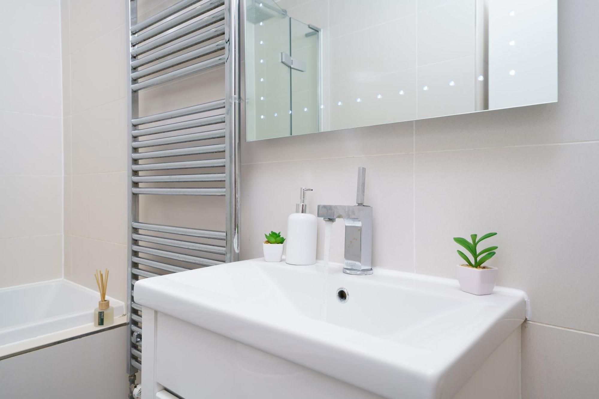 En-Suite Room In Zone 1 London Eksteriør billede